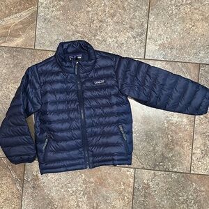 Patagonia like new down sweater jack in navy 4T